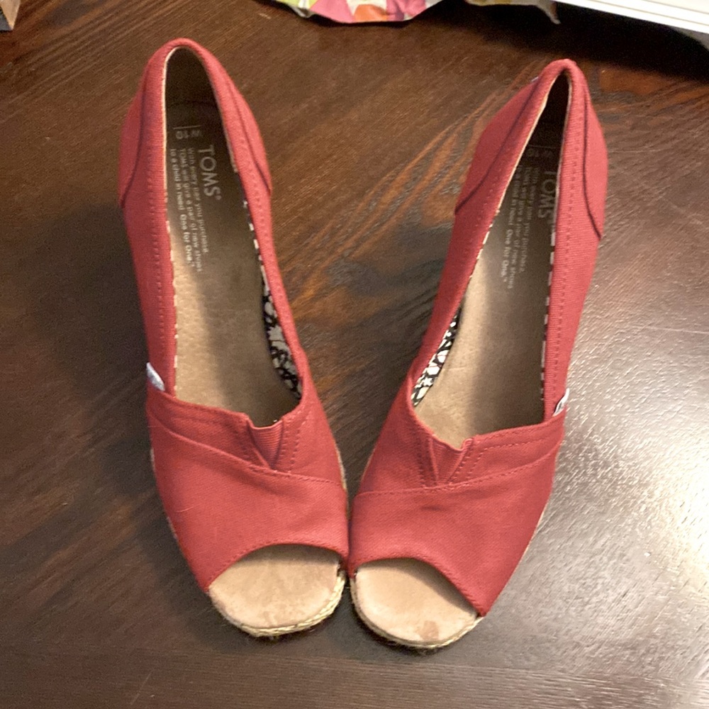 Tom’s wedges size W10 wore once.